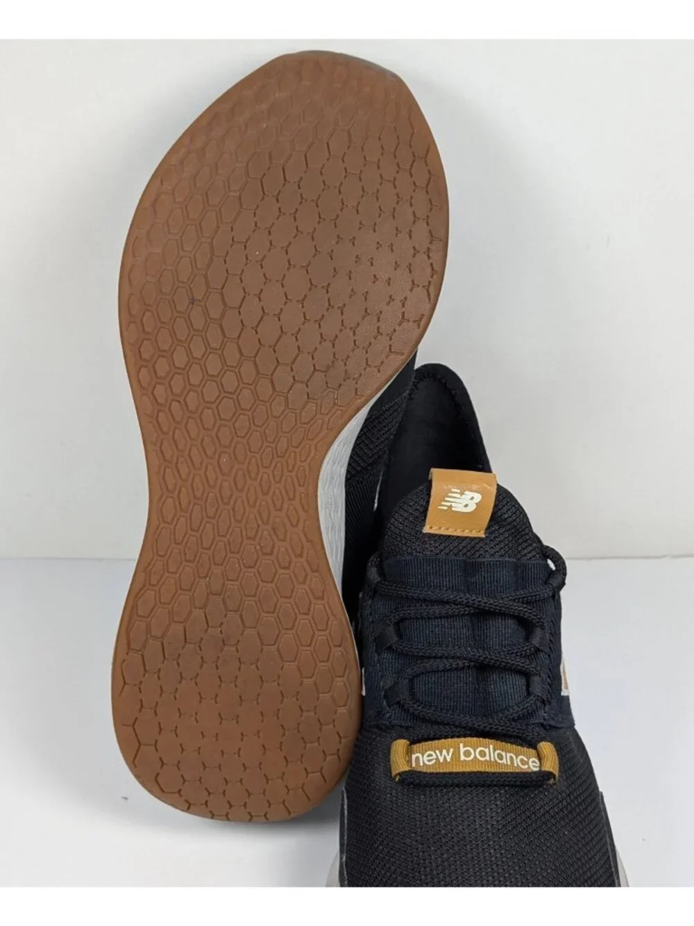 NEW BALANCE Fresh Foam ROAV Running Black Tan Mens Size 11 2E EE Wide Sneakers